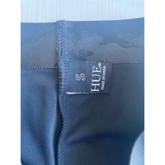HUE HIGHRISE WEIGHTLESS CAMO PRINT LEGGINGS BLACK SIZE SMALL NWOT - Picture 7 of 7